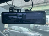 【デジタルインナーミラー】後席の大きな荷物や同乗者で後方が確認しづらい時でも安心!カメラが撮影した車両後方の映像をルームミラー内に表示。クリアな視界で状況の確認が可能です!