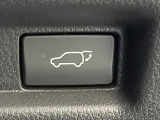 【パワーバックドア】スマートキーや運転席のボタンを押すだけでリアゲートが自動で開閉します!荷物を持っている時や、高い位置にあるバックドアを閉める際に便利な機能です♪