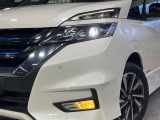 【LEDヘッドライト】悪天候や夜間走行時も良好な視界を確保し安心して運転できる高輝度LEDヘッドライトを装備!点灯速度が早く、消費電力も抑えられています。