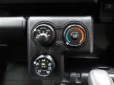 使いやすいマニュアルエアコンは簡単な操作で車内を快適にしてくれます☆