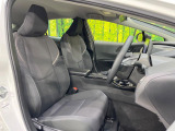 運転席シート廻りは使用感も少なく、良好な状態となっています。前オーナー様が丁寧に使っていたことがよくわかりますね。