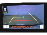 後方の視界を確保するバックカメラを装備
