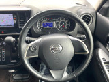 【純正革巻きステアリング】上質な革を使用することで、手にしっかり馴染みとても運転しやすいハンドルです♪