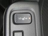 【シートヒーター搭載】シートを温めてくれる暖房機器です!長時間座っていると負担が掛かりやすい背中や腰、または冬場の寒い日に冷えやすい脚部に快適なぬくもりを♪
