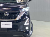 【ハイビームアシスト】先行車や対向車のライト、周辺の明るさに合わせて、ハイ・ロービームを自動で切り替え。切り替えのわずらわしさと切り替え忘れを無くしてくれます!