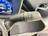 【オートライト】車外の明るさに応じて自動的にライトの点灯・消灯をしてくれます