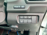 運転席右側に各種スイッチが集約されています!衝突軽減ブレーキ、踏み間違い防止装置付きで安全装備も充実しています