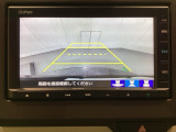 バックでの車庫入れも安心です!リアカメラが付いているバックモニター付のナビを装備しております。操作線もついており距離感も画面から確認できます。