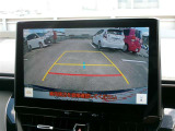 バックモニター付きですので、日常の駐車はもちろん、人や障害物などを映像で確認できるので安心です!(補助装置になりますので、目視でもご確認ください)
