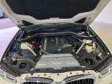 BMW 3.0L 直列6気筒ツインパワーターボ ガソリンエンジン :バルブトロニック(無段階可変バルブリフト)、ダイレクトインジェクションシステム、ダブルVANOS(吸排気無段階可変バルブタイミング)