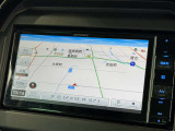 カロッツェリア製社外ナビを装着済み!見やすい画面で目的地までスムーズに案内してくれます。見知らぬ土地へのドライブや遠出のお出かけ時にも大活躍間違いなしの快適装備です。
