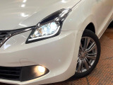 【LEDヘッドライト】悪天候や夜間走行時も良好な視界を確保し安心して運転できる高輝度LEDヘッドライトを装備!点灯速度が早く、消費電力も抑えられています。