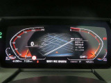 ◆インスツルメント・パネルのエレガントなデザインは、BMW特有の水平ラインで構成され、室内空間に端正な印象をもたらします。人間工学に基づいてレイアウトされた重要な操作系統は、直観的な操作が可能です◆