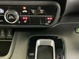 運転席/助手席シートヒーターで寒い日もすぐに温かくなり快適に過ごせます。2段階の温度調整が可能です