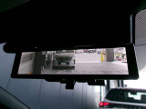 スマートルームミラー付きです☆後方カメラの映像がルームミラーに映るので、たくさんの人や荷物をのせていても邪魔せず見られるのです♪