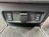 運転席と助手席とシートヒーターが装備されております。