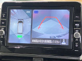 【アラウンドビューモニター】車を上から見下ろしているかのような映像で周囲の状況がひと目で確認、狭い駐車場に駐車するときも安心です♪
