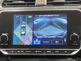 【プロパイロットパーキング】駐車したい位置を設定するだけであとはボタンを押し続けるだけで駐車はリーフにお任せ♪