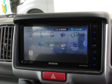 ナビゲーションはケンウッドメモリーナビ(MDV-S708W)を装着しております。AM、FM、CD、DVD再生、Bluetooth、音楽録音再生、フルセグTVがご使用いただけます。