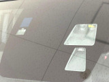 【i-ACTIVESENSE】走行中に前方の車両等を認識し、衝突しそうな時は警報とブレーキで衝突回避と被害軽減をアシスト。より安全にドライブをお楽しみいただけます。