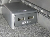 【充電用USB端子】デバイスの充電に便利です。※実際の接続端子は写真で確認or店舗までご気軽にお問合せください♪