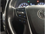 ハンドルから手を放さずに操作出来ますので、安全運転にもつながりますね