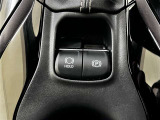 【電動パーキングブレーキ】付きです。文字通りに「パーキングブレーキ」の操作を「電動化(モータで動かす」したものです!