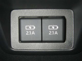 【充電用USB端子】デバイスの充電に便利です。※実際の接続端子は写真で確認or店舗までご気軽にお問合せください♪