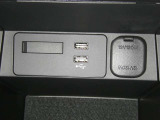 【充電用USB端子】デバイスの充電に便利です。※実際の接続端子は写真で確認or店舗までご気軽にお問合せください♪
