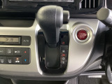 発進時から滑らかに加速する無段階変速のCVTはストップ&ゴーの多い街の中も快適です