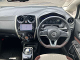 インパネ周りはこのように機能的にまとまっています。もちろんクリーニング済みで、室内もキレイです。