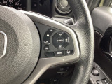 Hondaセンシングの機能のひとつ、アダプティブクルーズコントロール付!アクセルから足を離しても設定したスピードと前車との車間を保ち走行してくれます!車線維持もアシスト☆高速道路で疲労軽減ですね☆