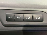 【運転席ポジションメモリー付パワーシート】ワンタッチで記憶させていたシートの前後・リクライニングはもちろん、シートリフターも備えます☆快適なドライブをお楽しみ下さい♪