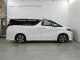 この度は、当社の展示車をご覧いただきまして、誠に有難うございます。自信をもってお勧めできる車となりますので、ごゆっくりご覧頂きたいと思います。