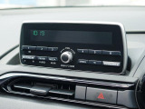 CD/DVD再生プレーヤーとフルセグTVチューナーは装備されておりませんが、ご安心ください!USB端子やブルートゥースオーディオ、AUXを備えています。