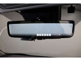 車両後方カメラの映像をインナーミラー内のディスプレイに表示します!