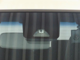 安全装備スマートアシストII付きです。運転中の「ヒヤッ」とするシーンで事故の回避の支援や被害の軽減を図り、ドライバーの安全運転をサポートします。みんなに安全・安心を。