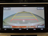 バックガイドモニターで、後方を確認しながら安心して駐車することができます。運転初心者も熟練者も必須の機能ですよ!