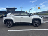 2026年7月登録「TOYOTA YARIS CROSS HYBRID Z アダプティブハイビームシステム+カラーヘッドアップディスプレイ・ハンズフリーパワーバックドア・AC100V」☆登録済未使用車☆