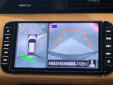 【アラウンドビューモニター】車を上から見下ろしているかのような映像で周囲の状況がひと目で確認、狭い駐車場に駐車するときも安心です♪