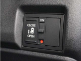 ◆片側電動スライドドア◆狭い駐車場でも乗り降りが楽々♪お子様が隣の車にドアを当ててしまう心配もございません!小さなお子様連れの方もこれで安心。