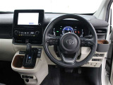 運転席廻りです。