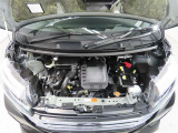 車にとって、とても大切な部分のエンジンルーム。綺麗に清掃済みで安心です。