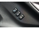運転席のシートポジションメモリー機能は、登録済みの運転者と交代しても、シートポジションの変更の手間がかかりません。