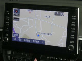 【9インチ純正ナビ】純正ナビを装備。タッチパネル式で使いやすく、詳細地図により目的地をピンポイントで設定できます。初めての道でも迷いにくく、ロングドライブも快適ですよ♪