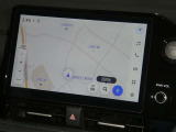 【10.5インチ純正ナビ】純正ナビを装備。タッチパネル式で使いやすく、詳細地図により目的地をピンポイントで設定できます。初めての道でも迷いにくく、ロングドライブも快適ですよ♪