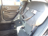 ◆チップアップ&ダイブダウン機構付【ULTR SEAT】は後席座面を左右分割で跳ね上げることができます。トランクで積載できない背の高い荷物をラクラク収納できます。ホンダ車ならではの人気装備です。