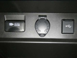 【充電用USB端子】デバイスの充電に便利です。※実際の接続端子は写真で確認or店舗までご気軽にお問合せください♪
