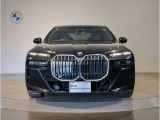 BMW代表的な特徴のキドニーグリル。BMWのすべてのモデルに採用され、BMWらしさを強調しております。