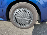 185/60R16インチタイヤ&フルホイールカバー付きです。
